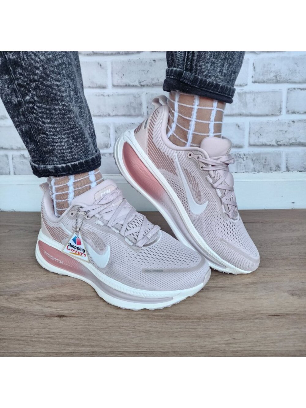 Nike ZoomX Womens Road Running Shoes Pink White Sz 8 Sneaker Athletic HM6804-605
